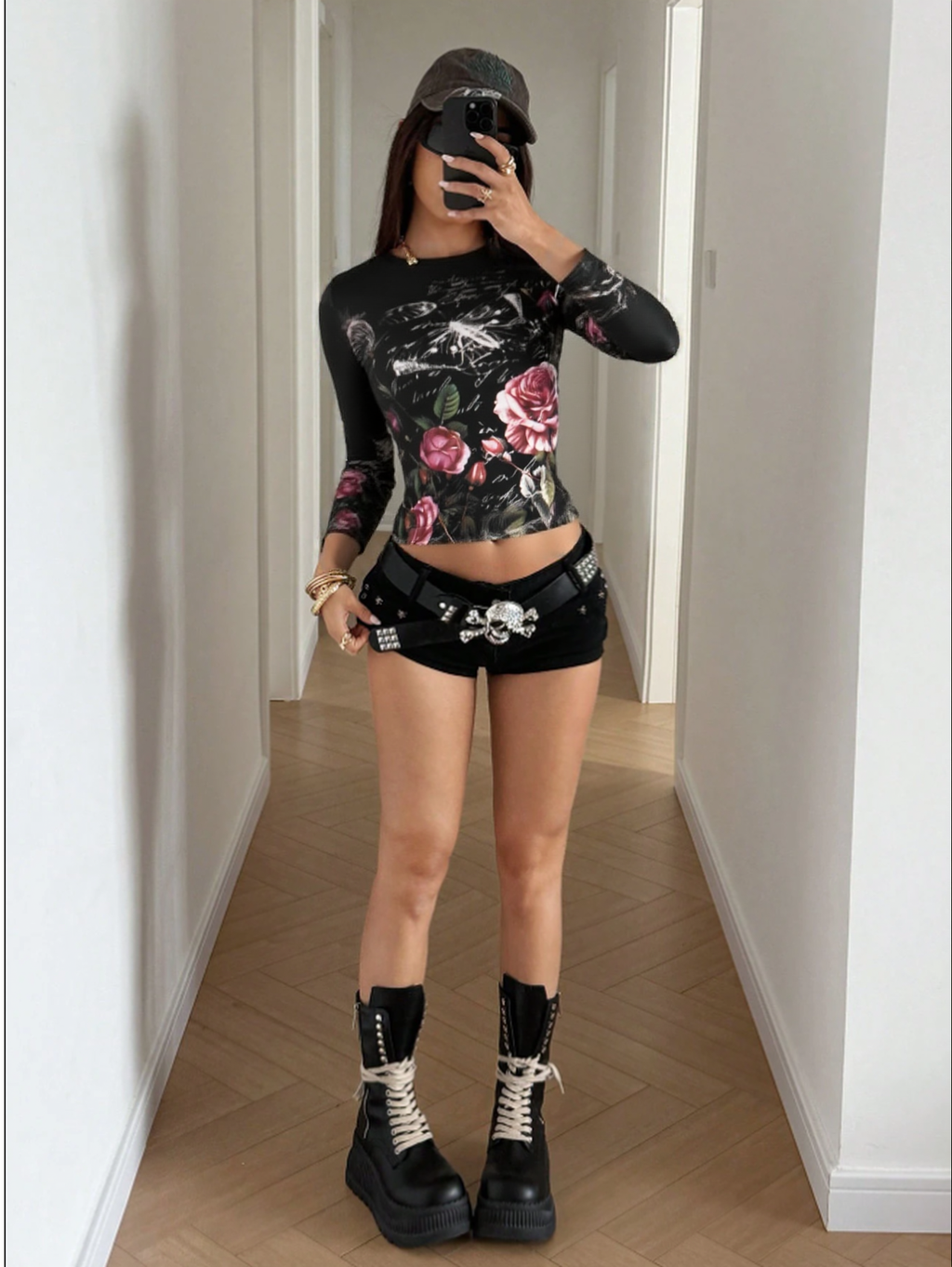 Y2K Butterfly Digital Print Fitted Cropped Top - Black Sporty Streetwear for Women