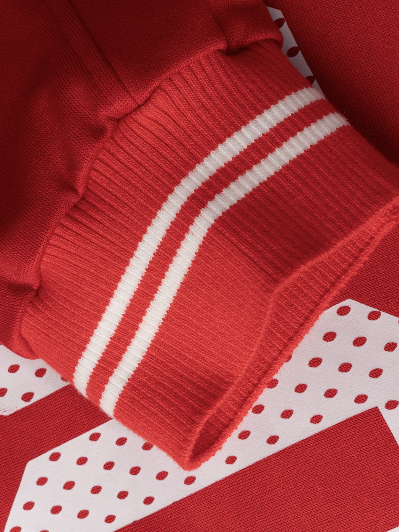 Y2K Red Number Crop Hoodie - Ribbed Sleeve Preppy Sport Top w/ Digital Print